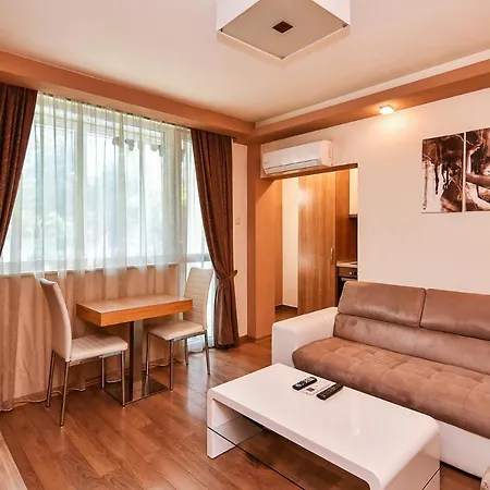 아파트 Tiny 'n Cozy 1br Flat With Parking Close To Center *